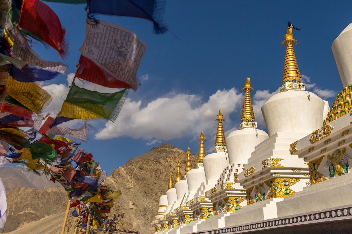 6-Day Monasteries & Moonscapes